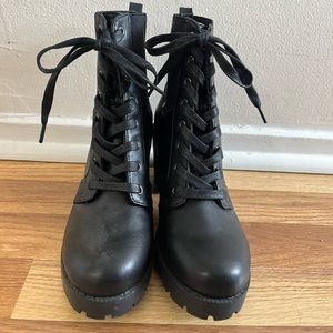 ZIGISOHO BLACK LACE UP BOOTIES SIZE 8.5